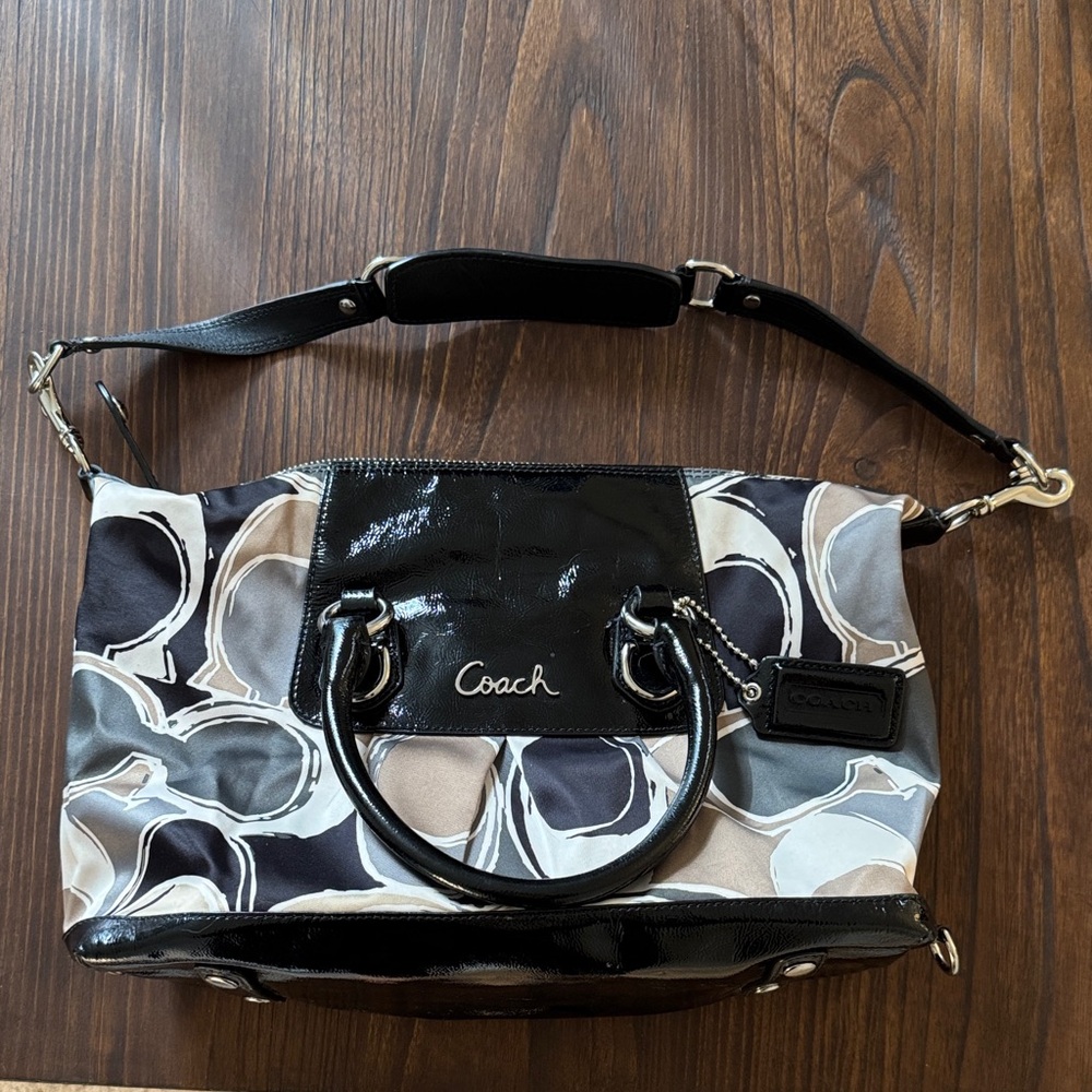 Coach Black and Cream Shoulder Bag